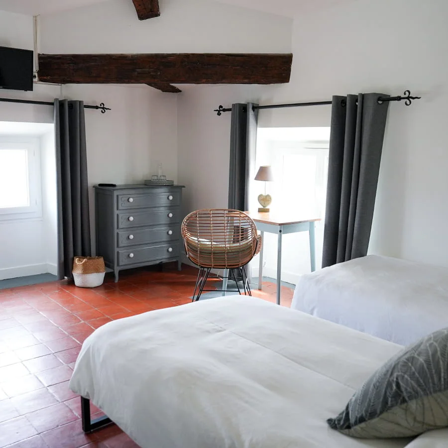 Chambre Confort lits jumeaux climatisée de 14m², hôtel Savel à Ruoms en Ardèche - chambres d'hôtel à Ruoms
