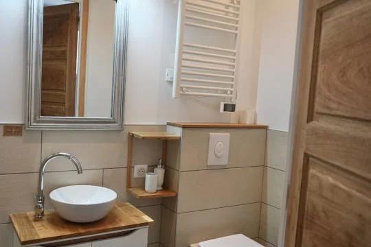 Chambre indépendante de plain-pied à l’Hôtel Savel en Ardèche