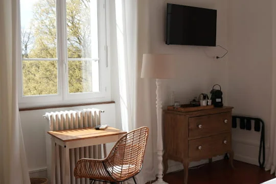 Chambre luxe climatisée de l’Hôtel Savel à Ruoms en Ardèche